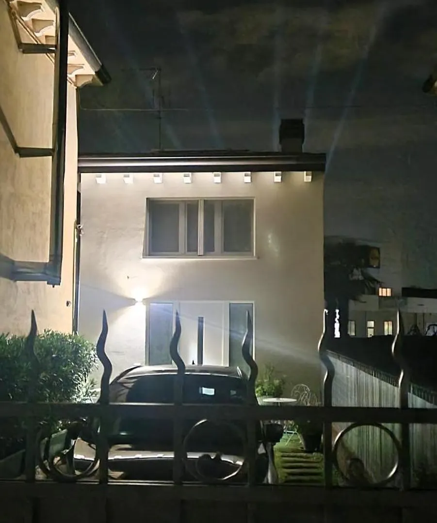 Villa Joy Verona - Chalet Delux 0*,  Italy